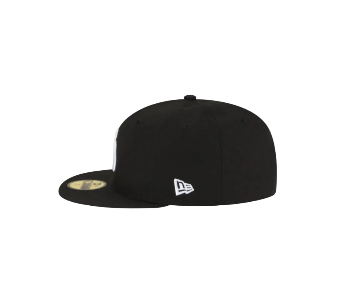 New York Yankees black basic fitted hat