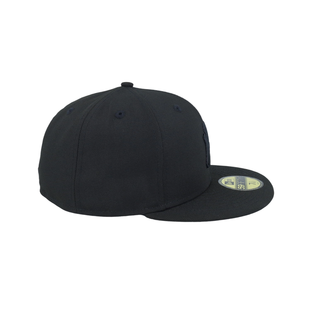 New York Yankees black on black basic fitted hat
